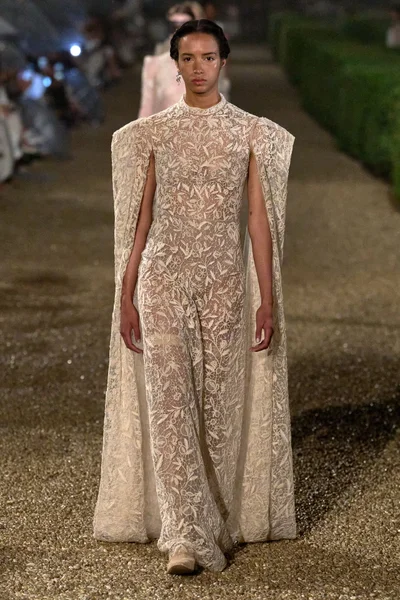 Look 12